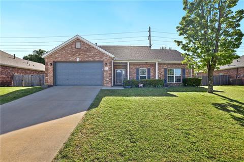 1506 N Cannondale Dr, Fayetteville, AR 72704