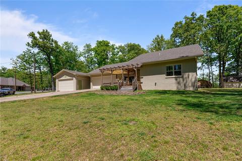 15 Jura Cir, Bella Vista, AR 72715