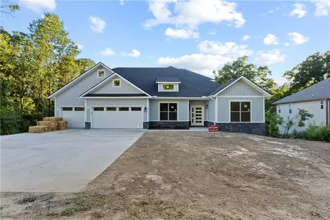 6 Theodore Dr, Bella Vista, AR 72715