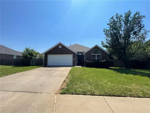 611 Ash St, Lowell, AR 72745