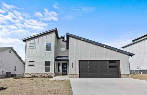 1204 Bunker Dr, Pea Ridge, AR 72751