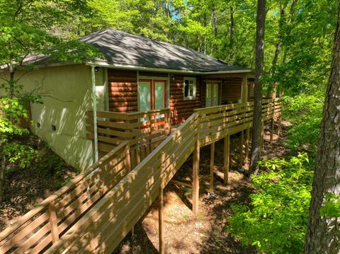 101 Breezy Point Rd, Eureka Springs, AR 72632