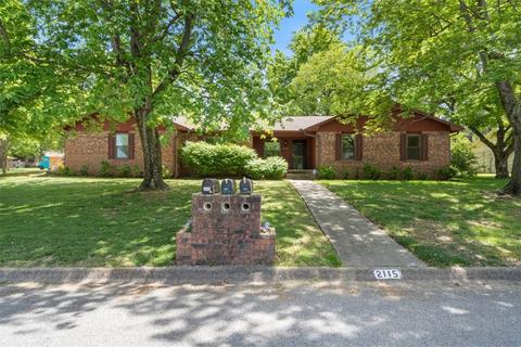 2115 Jonquil Rd, Fayetteville, AR 72703