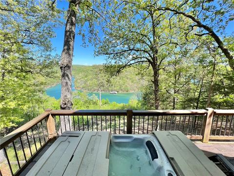 148 County Road 172, Eureka Springs, AR 72632