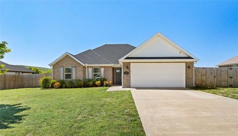 449 Caballo St, Farmington, AR 72730