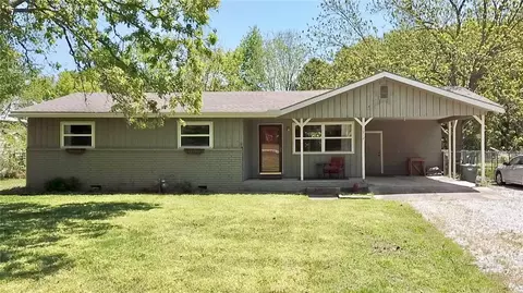 1212 S Lake Sequoyah Dr, Fayetteville, AR 72701