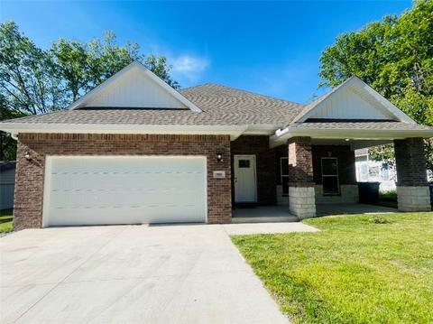 808 13th St, Bentonville, AR 72712