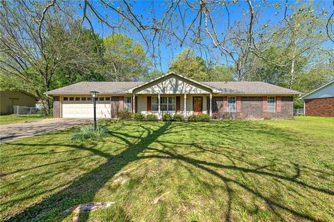 2853 N Stanton Ave, Fayetteville, AR 72703