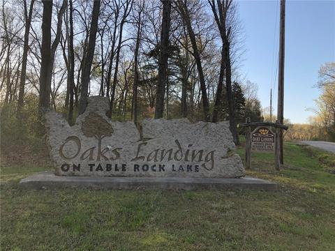 503 Oaks Landing Dr, Eureka Springs, AR 72631