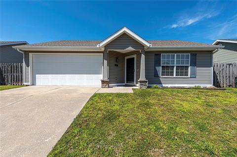 4496 Pecan St, Fayetteville, AR 72704