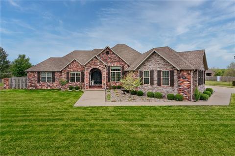 4104 Rolling Meadows Dr, Rogers, AR 72756