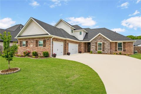 807 Malbec Rd, Springdale, AR 72762