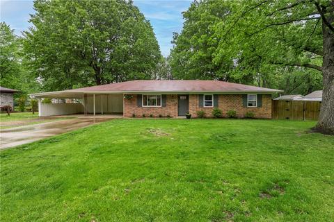 312 W Kelli Ave, Farmington, AR 72730