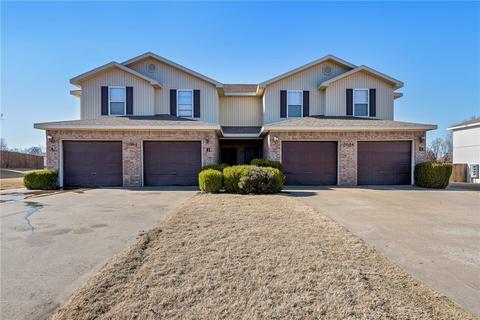 2008 Azlin Pl, Siloam Springs, AR 72761