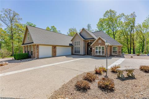 2 Stonehaven Dr, Bella Vista, AR 72715