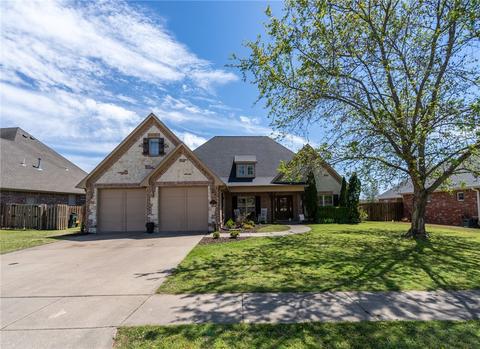 3643 E Breakstone Dr, Fayetteville, AR 72764