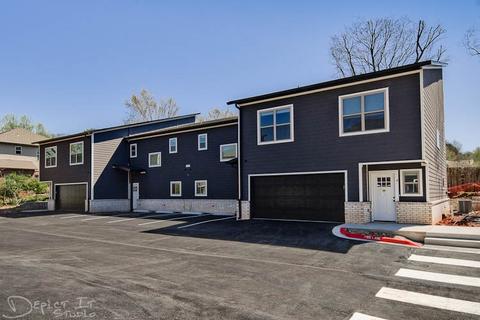 293 W Ash St #2, Fayetteville, AR 72703
