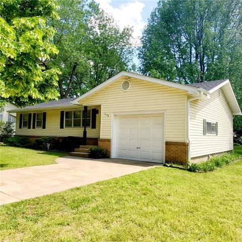 1113 Eicher Ave, Springdale, AR 72764