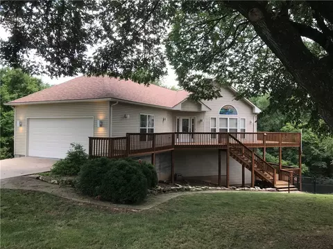 15 Lakeside Dr, Holiday Island, AR 72631