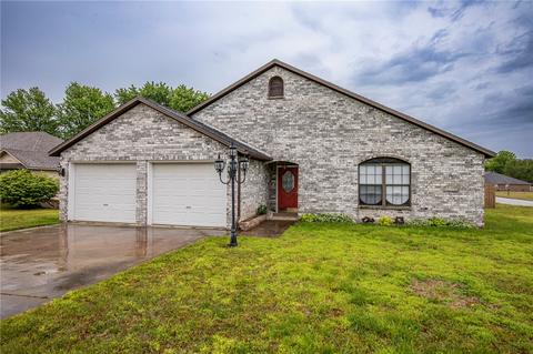 111 Northaven St, Farmington, AR 72730