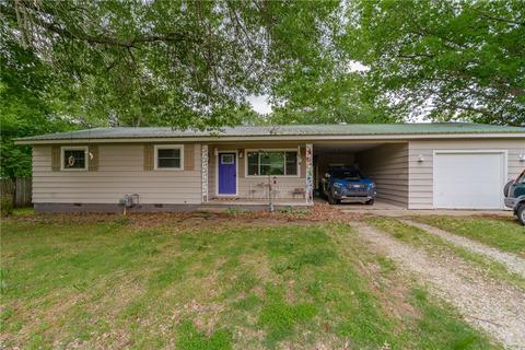 1185 S Lake Sequoyah Dr, Fayetteville, AR 72701