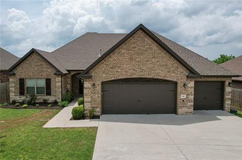 401 N Reeds Bridge Dr, Fayetteville, AR 72704