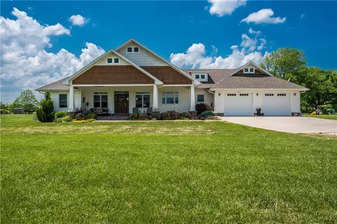 14079 E Ar 72 Hwy, Garfield, AR 72732