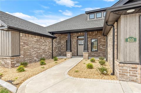 610 Bronco St, Centerton, AR 72719 photo 2