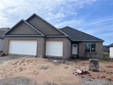 701 Bonnie St, Centerton, AR 72713