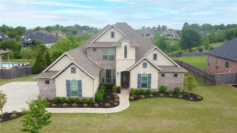 1100 Bendelow Dr, Cave Springs, AR 72718