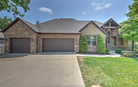 2202 NW Small Oaks St, Bentonville, AR 72712
