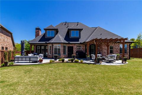 1109 NE Thorn Hill Rd, Bentonville, AR 72712