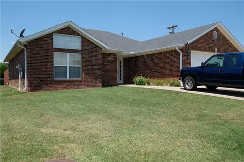 611 Steepro Dr, Centerton, AR 72719