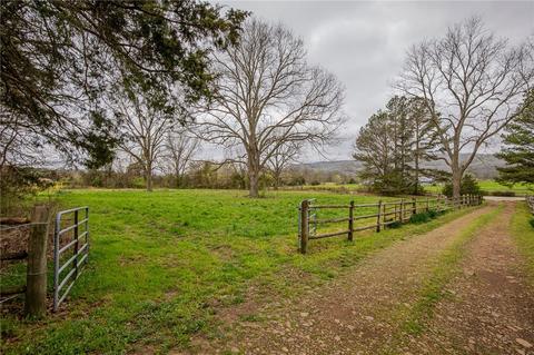 12232 Strain Community Rd, Fayetteville, AR 72701