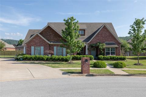 1935 S River Meadows Dr, Fayetteville, AR 72701