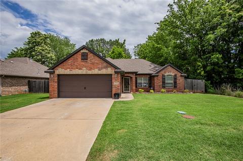 2360 N Caney Dr, Fayetteville, AR 72704