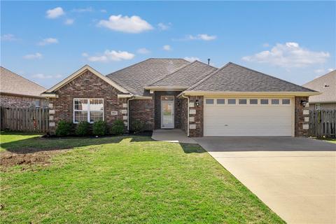 6105 S 39th St, Rogers, AR 72758