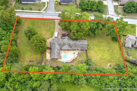 120 N Valley West Dr, Rogers, AR 72756