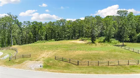 3958 N Hawksbill Rd, Fayetteville, AR 72703
