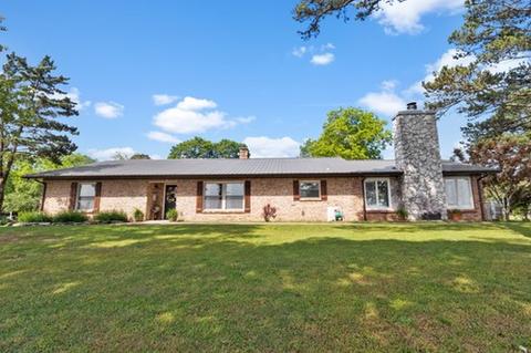1258 Pivot Rock Rd, Eureka Springs, AR 72632