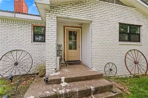 10908 Bluebird Rd, Gravette, AR 72736