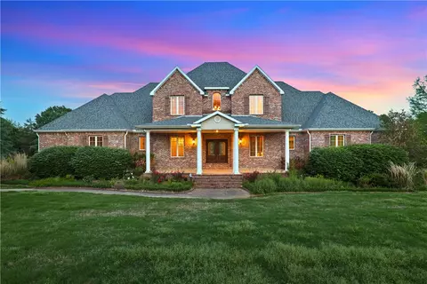 1565 Lafite Ln, Fayetteville, AR 72703
