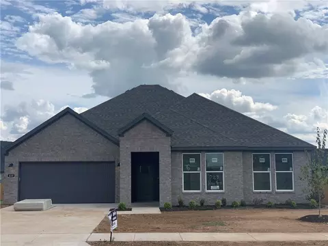 223 New York Ave, Farmington, AR 72730