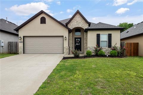 110 E Glendale Ln, Rogers, AR 72758