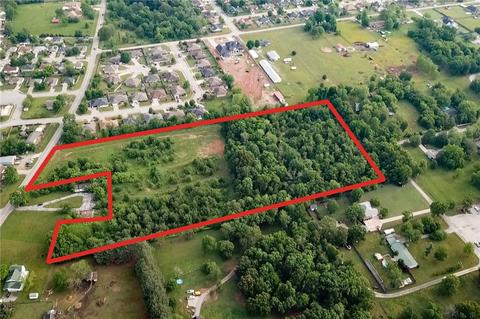 S Old Wire Road, Rogers, AR 72758