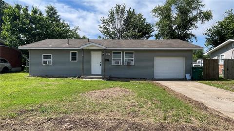 303 Fink Dr, Springdale, AR 72764