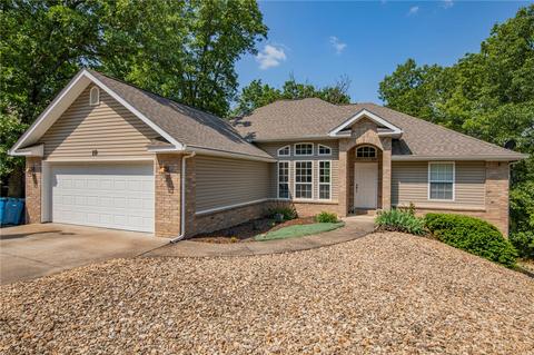 18 Witherby Dr, Bella Vista, AR 72714