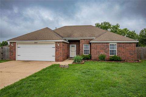 1307 Ash Ct, Pea Ridge, AR 72751