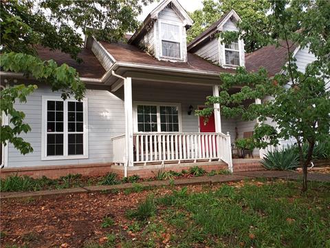 4 Salisbury Dr, Bella Vista, AR 72714