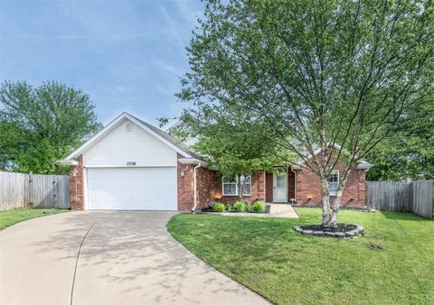 1708 N America Ct, Siloam Springs, AR 72761